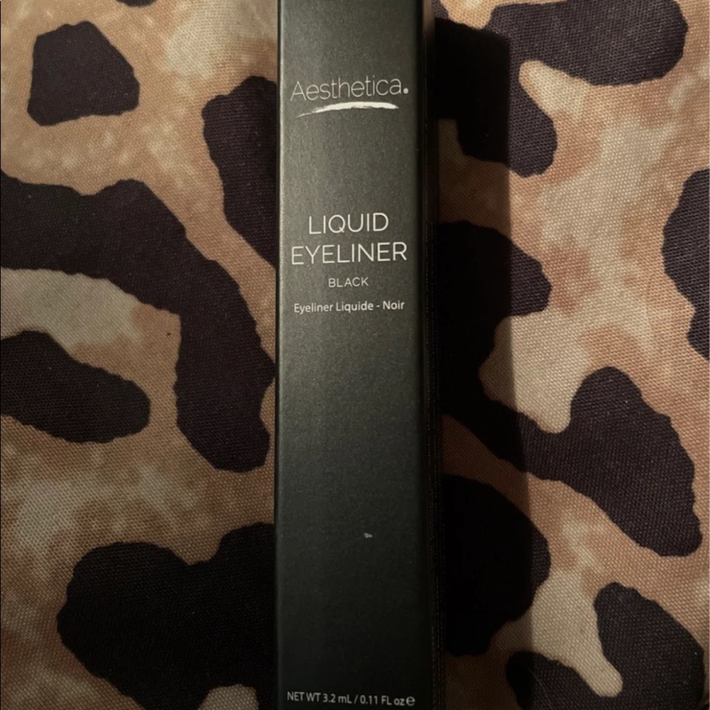 🖤 Aesthetica Liquid Eyliner